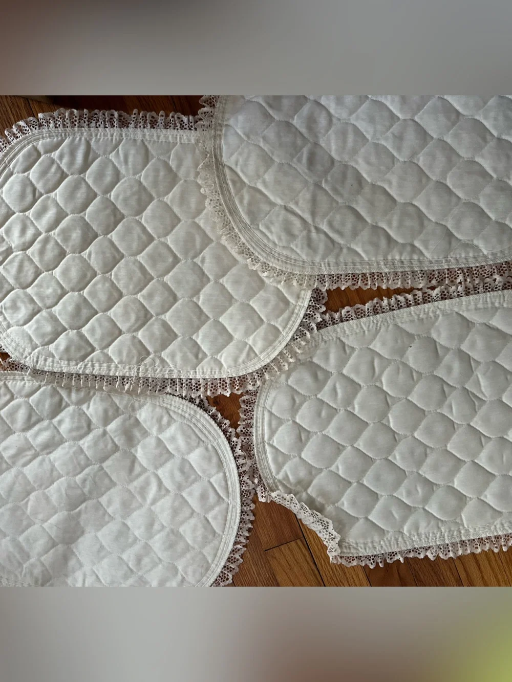 Vintage Quilted Floral Placemats Set of 4 -Oval Lace Trim Wildflower Cottagecore